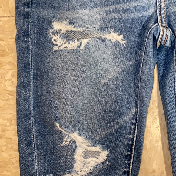 American Eagle Outfitters Super Hi-Rise Destroyed Jegging in Vintage Blue size 2 - Picture 5 of 15